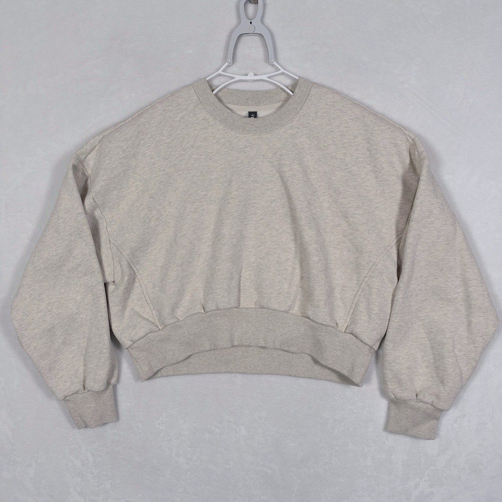 Vuori Restore Mini Crew Sweatshirt Womens Medium Beige Cropped VW2081 Relaxed